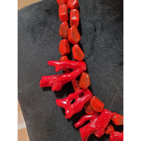Womens Red Coral Beaded Statement Necklace With Silver Chain Adjustable Lock - Picture 5 of 6